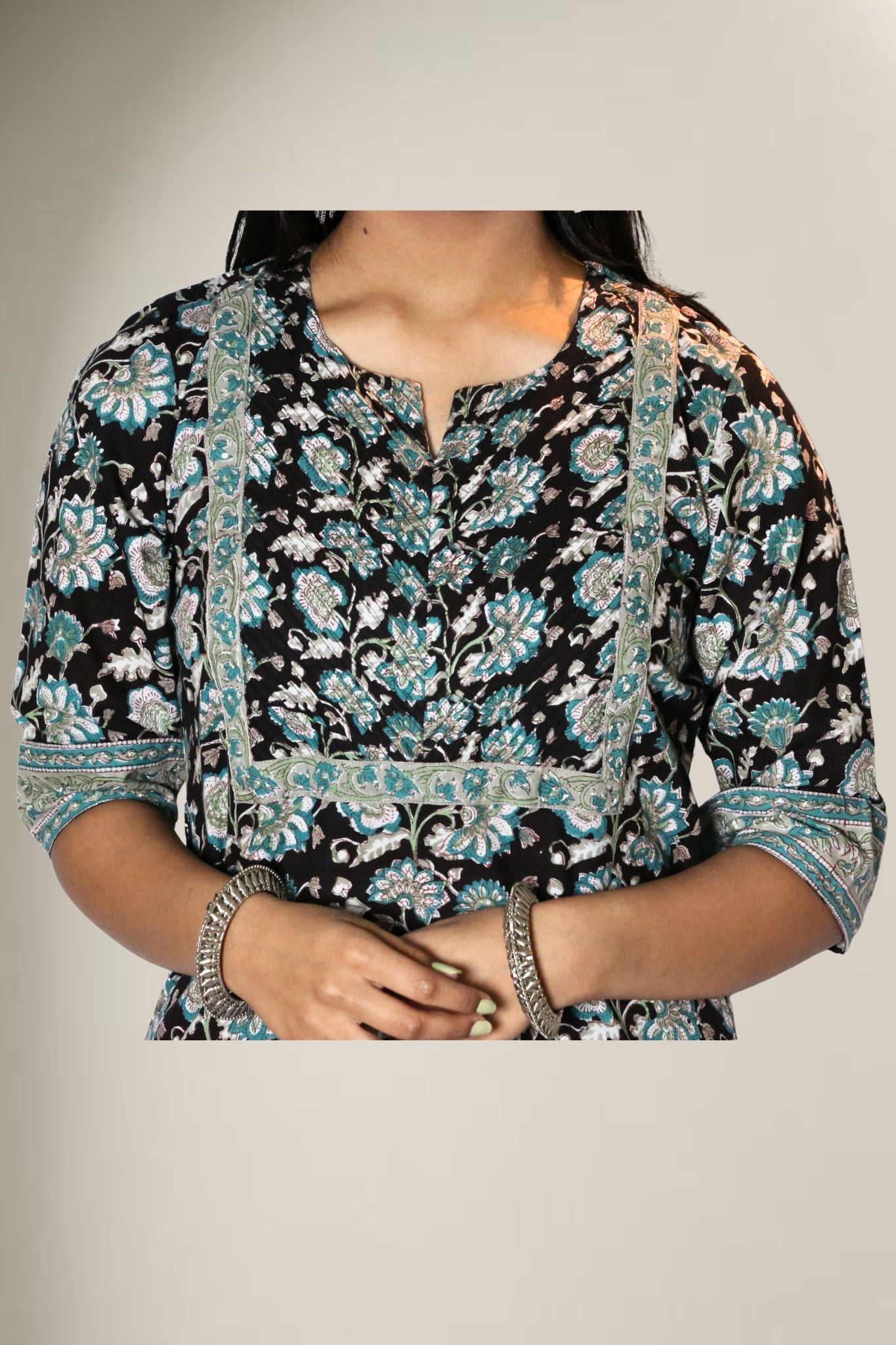 Kavya Gul Straight Kurta